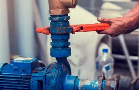 یک پمپ آب با چه مشکلاتی مواجه می شود؟