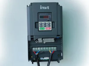 راهنمای فنی و کامل انتخاب اینورتر برای الکتروموتور موتوژن